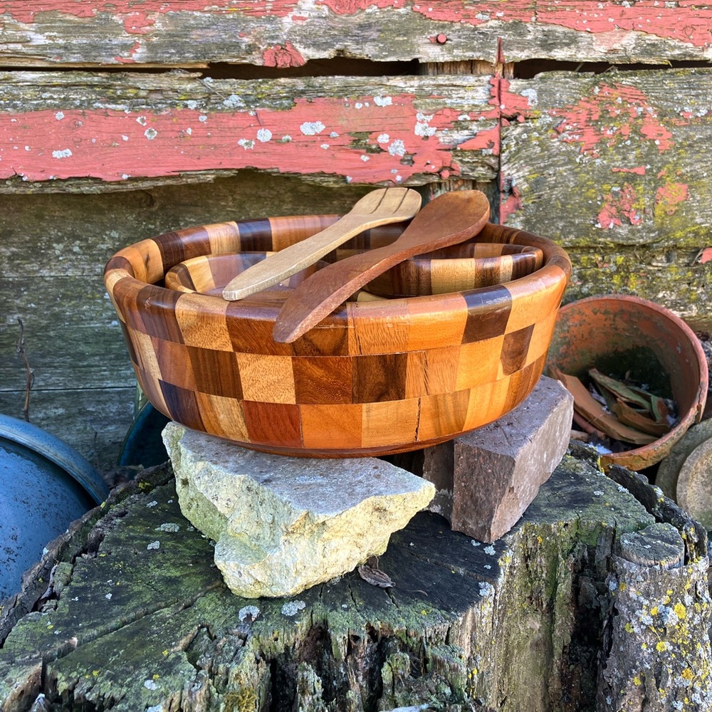 Vintage MCM Checkerboard Multicolor Wooden Serving Bowl Set 1960s Bohemian Salad - Picture 7 of 16